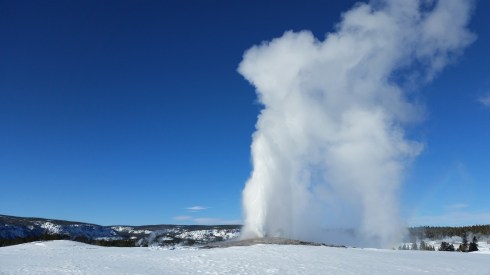 Yellowstone National Park - Old Faithful in winter